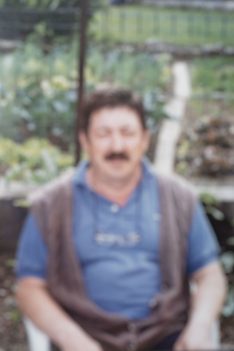 © Lisa Bertoldi - ©LisaBertoldi - Nonno Gianni, (testa dura), from Tenersi stretto, 2021