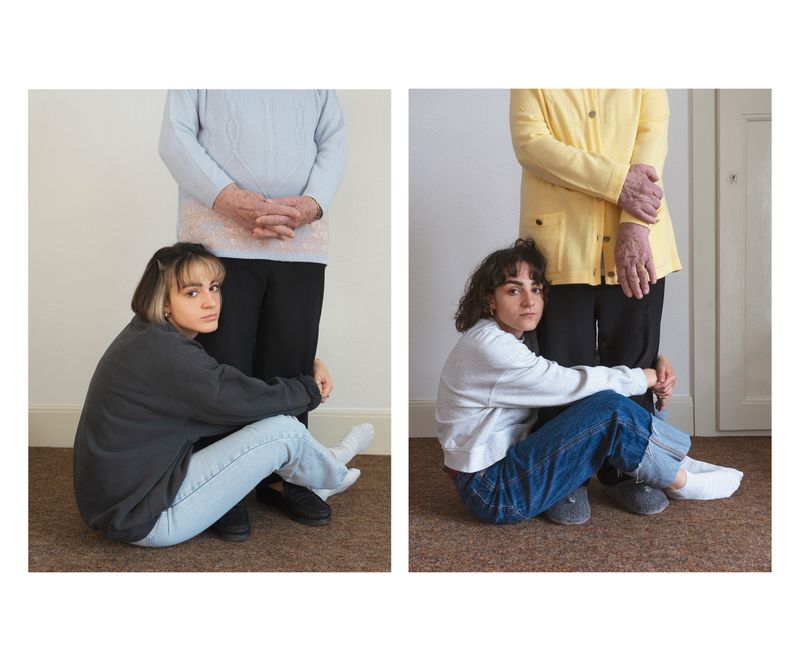 © Lisa Bertoldi - ©LisaBertoldi - Garder proche, (rosso di sera, bel tempo si spera), from Tenersi stretto, 2022-2024