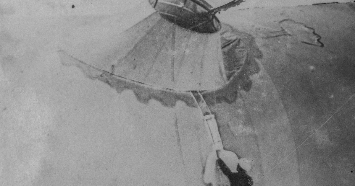Dirigible - PhMuseum