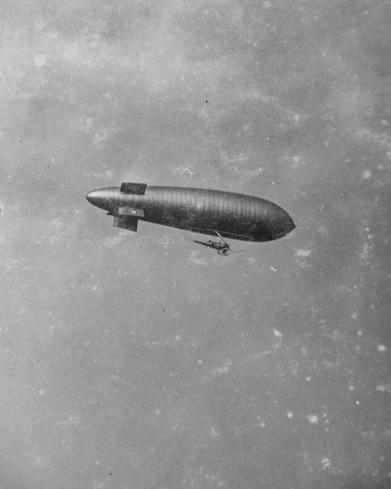 © Breno Rotatori - Image from the Dirigible photography project