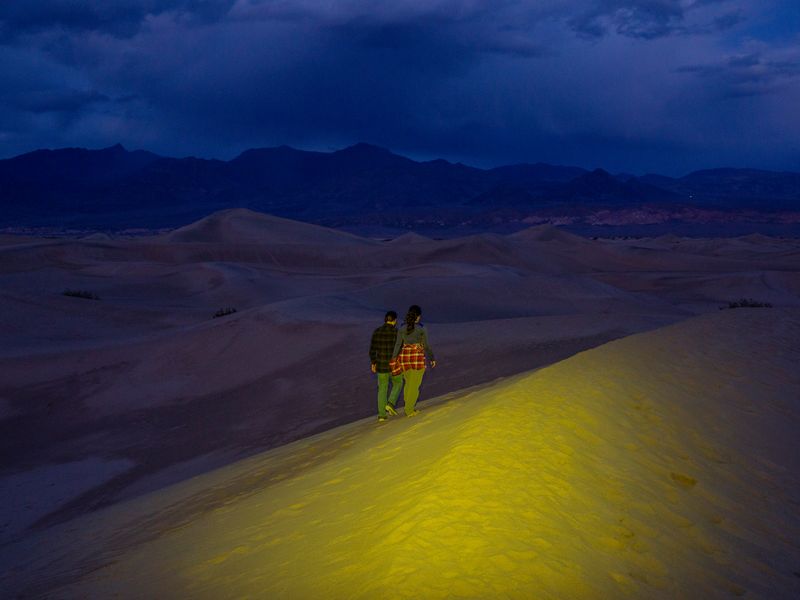 © David Walter Banks - Into the Storm.
