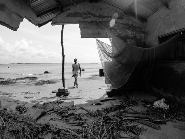 © Ofoe Amegavie - Remains of a house in Azizakpe after a high tide flooding, 2021