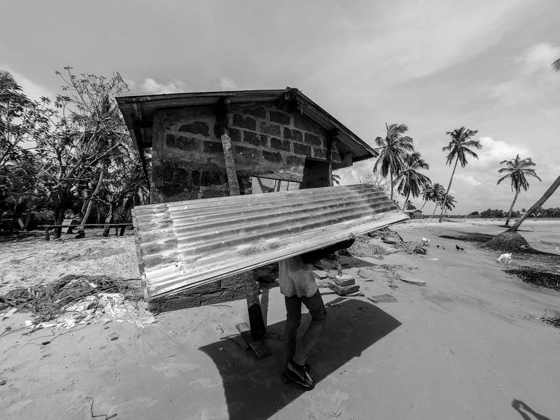 © Ofoe Amegavie - Image from the Between Sand and Water photography project