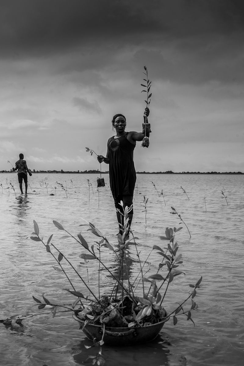 © Ofoe Amegavie - Image from the Between Sand and Water photography project