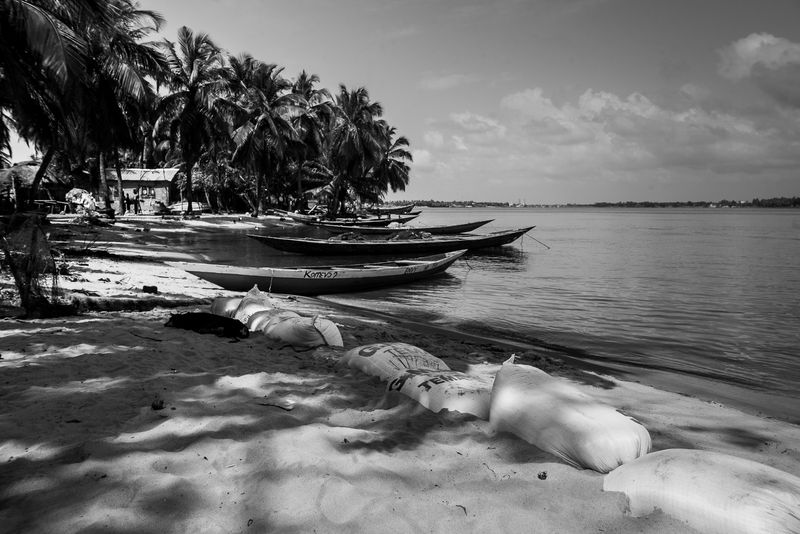© Ofoe Amegavie - Image from the Between Sand and Water photography project