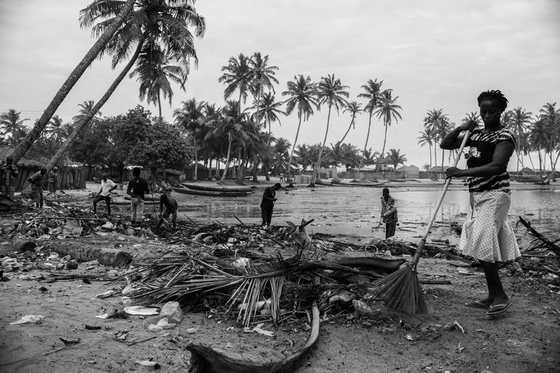 © Ofoe Amegavie - Image from the Between Sand And Water photography project