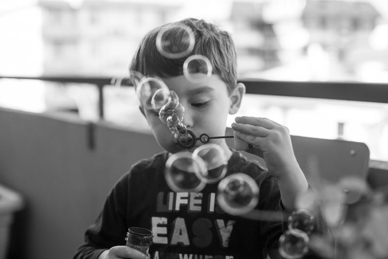 © Filippo Venturi - Ulisse on the balcony of the house. September 20, 2021.
