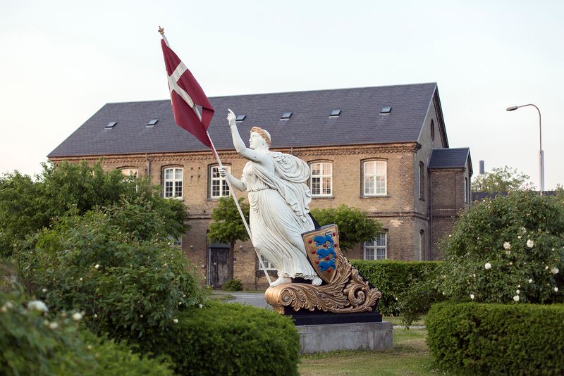 © Filippo Venturi - Image from the Sword of Damocles photography project