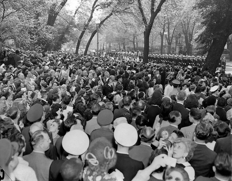 © James Parkin - An Audience Of One[enlarged press photo]