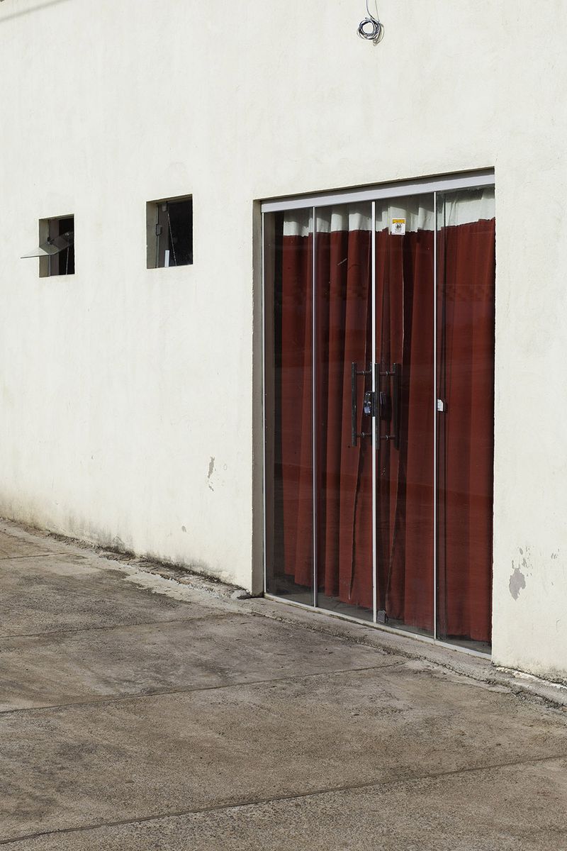 © elsa Kostic - Not to fall into line