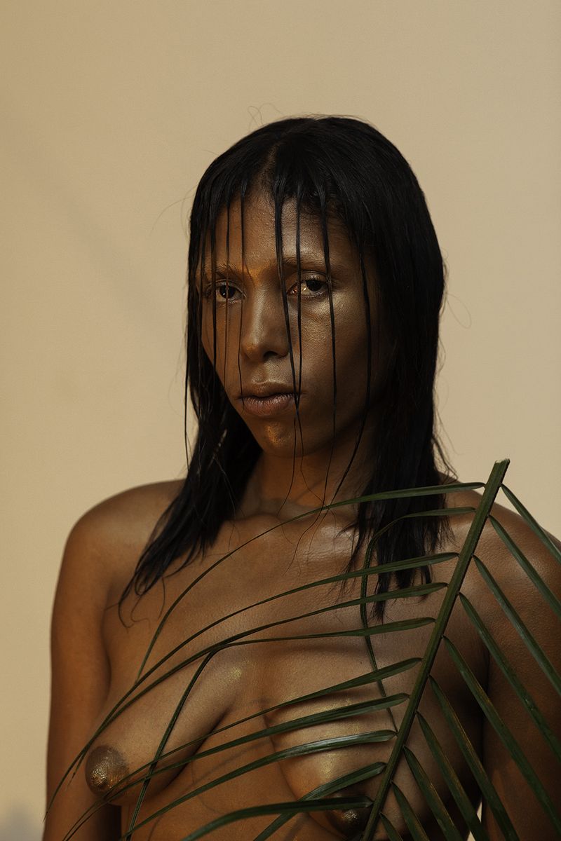 © elsa Kostic - From larva to butterfly, the pupa has a livery, a camouflage which avoids predators. July @julyrodrgues