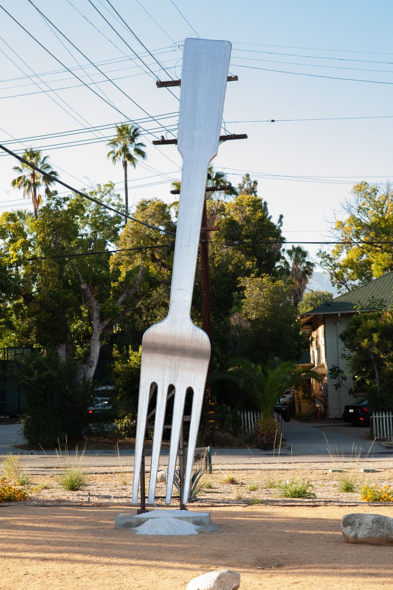 © elsa Kostic - Giant fork