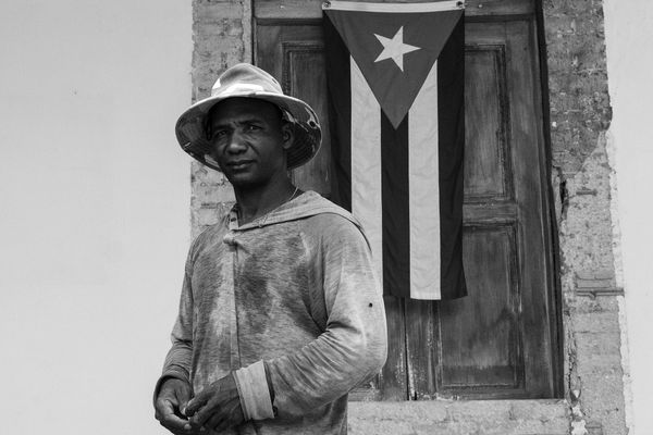 © Valentine Ollawa - A laborer holds hope