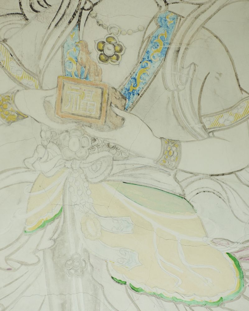 © YANG YANG - The murals in the Dragon Mother Temple.