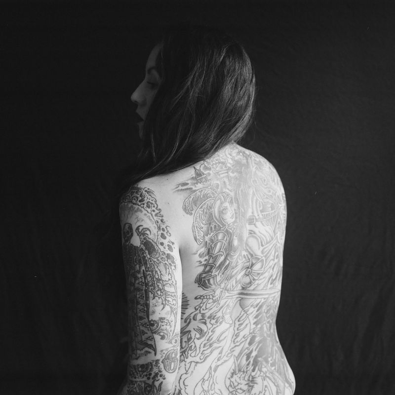 © Nikki Greene - Portrait of Sarina in afternoon light