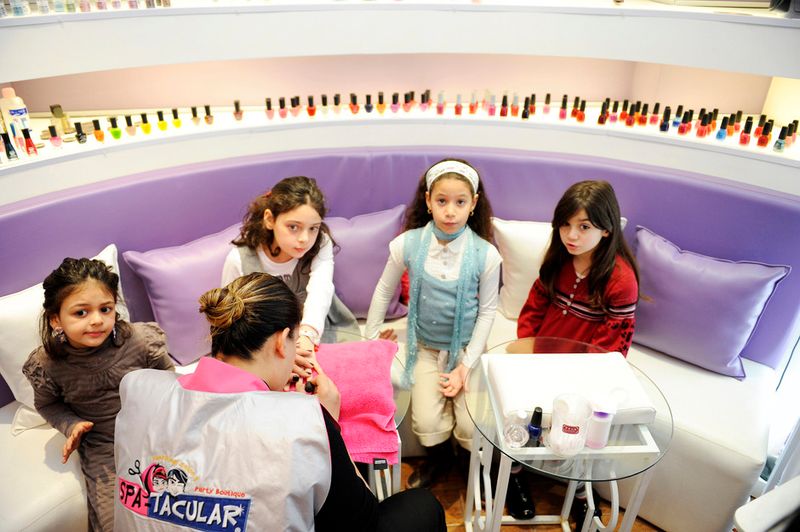 © Natalie Naccache - Image from the Kteer Jeune (Very Young)  photography project