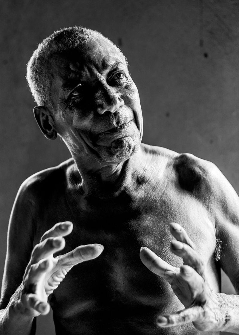 © Thais FES - Image from the "Grande Vizinho Pequeno" photography project