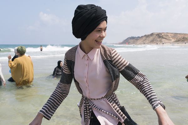 © Deborah Morag - Image from the Palestinian women first time at Tel Aviv beach photography project