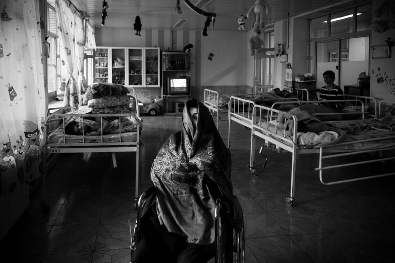 © Azadeh Besharati - Shima in the nursing room. Azita , Fateme and Zeinab are 3 other girls in this room.
