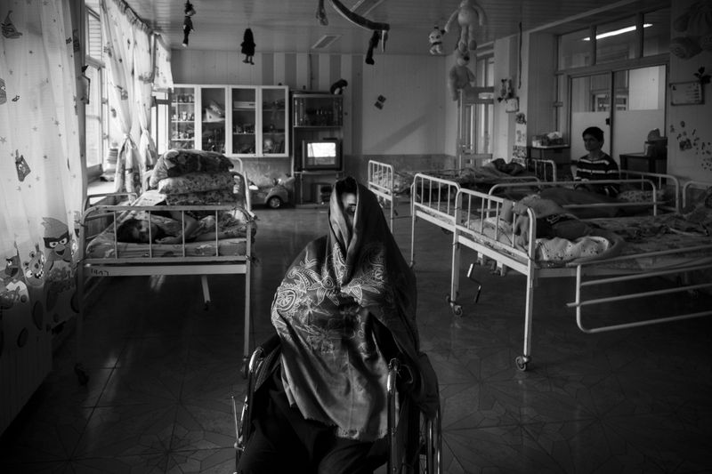 © Azadeh Besharati - Shima in the nursing room. Azita , Fateme and Zeinab are 3 other girls in this room.