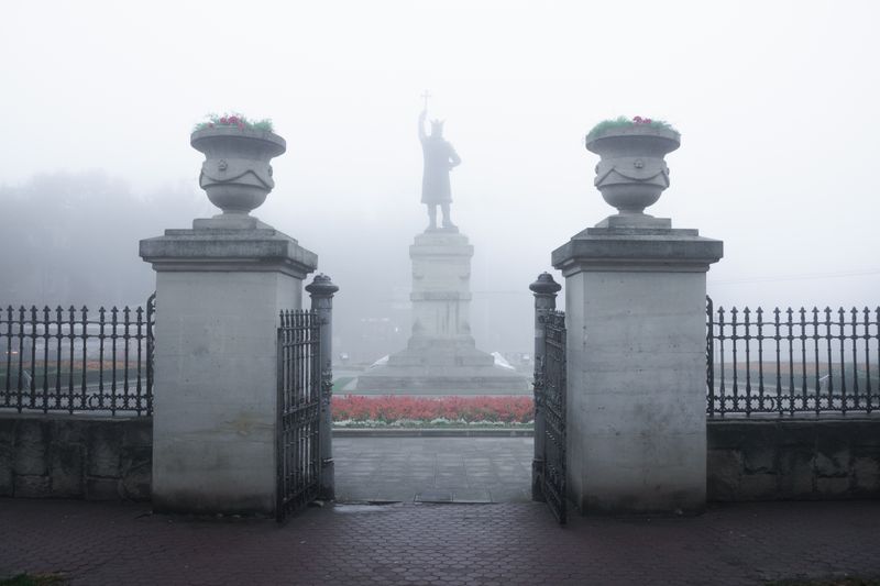 © Mihail Calarașan - Image from the 100ft photography project