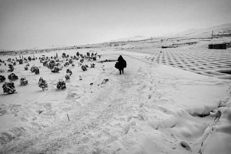 © Jalal Shams Azaran - Delaaram is going to the cemetery, after burying her father for the last goodbye with him.