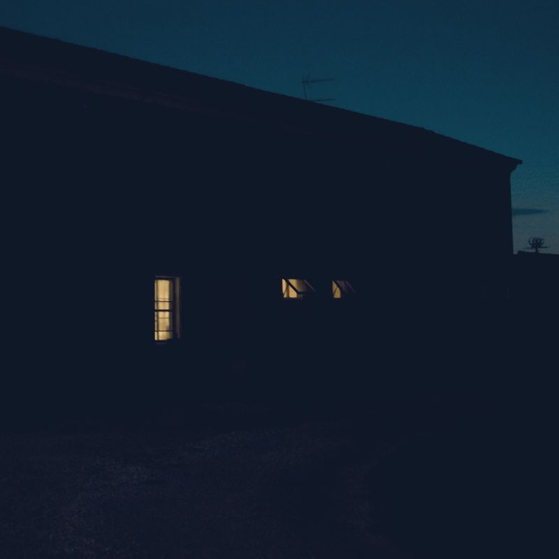 © Diambra Mariani - Image from the DON'T THINK OF AN ELEPHANT photography project
