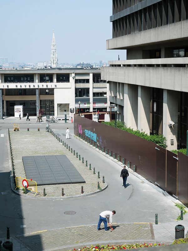 © Esther Hovers - Image from the False Positives photography project