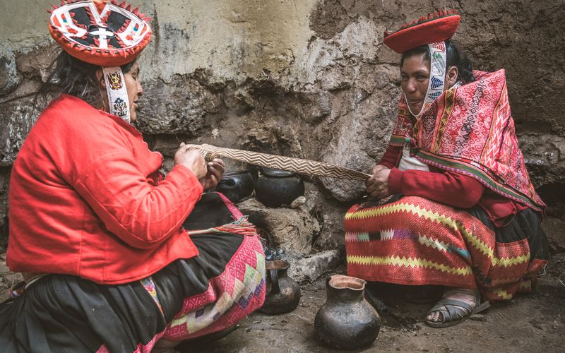 © Javier Gogna - En el telar, la historia sigue sin prisa.