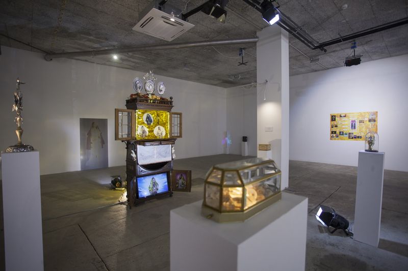 © Olga Kocsi - interior photo in exhibition, Godot Gallery, 2022