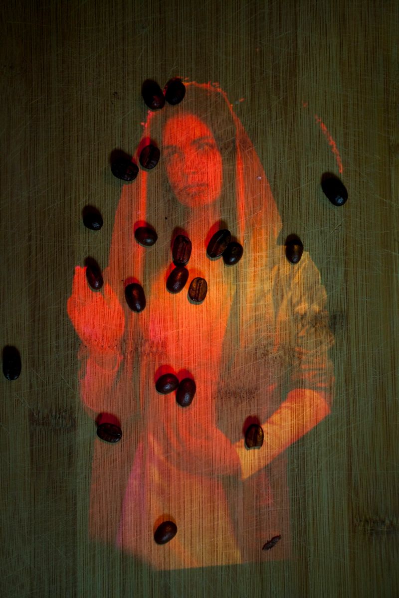 © Olga Kocsi - apparition on coffee, 2020