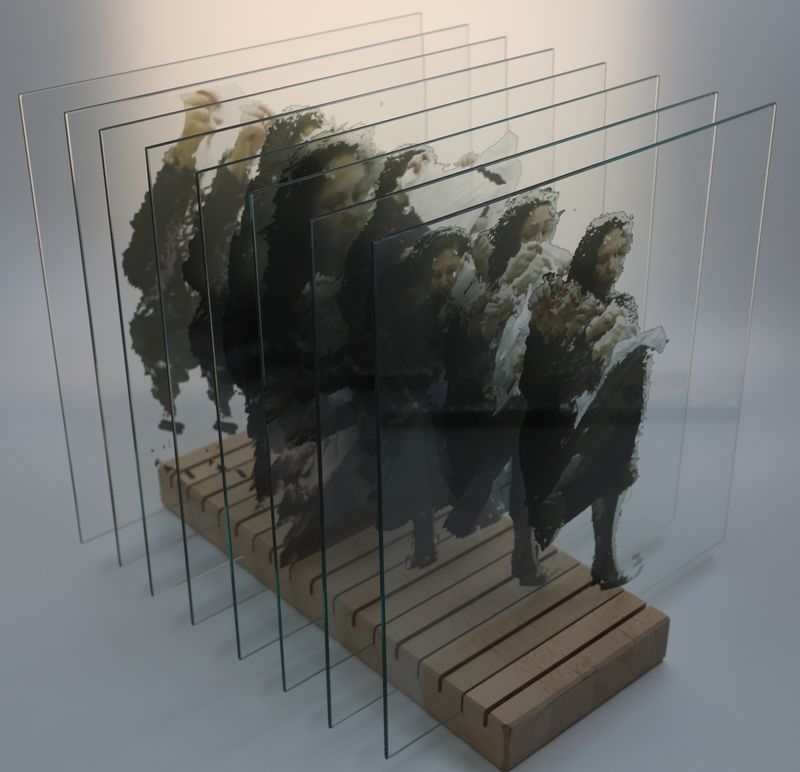 © Olga Kocsi - artist: embroidery a hand washed plate photo series countour