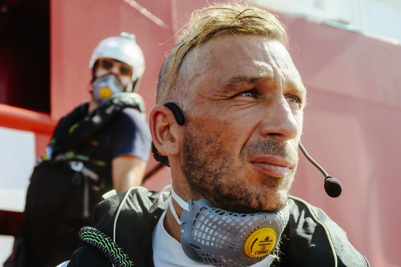 © Sebastian Sele - Image from the Death at Sea photography project