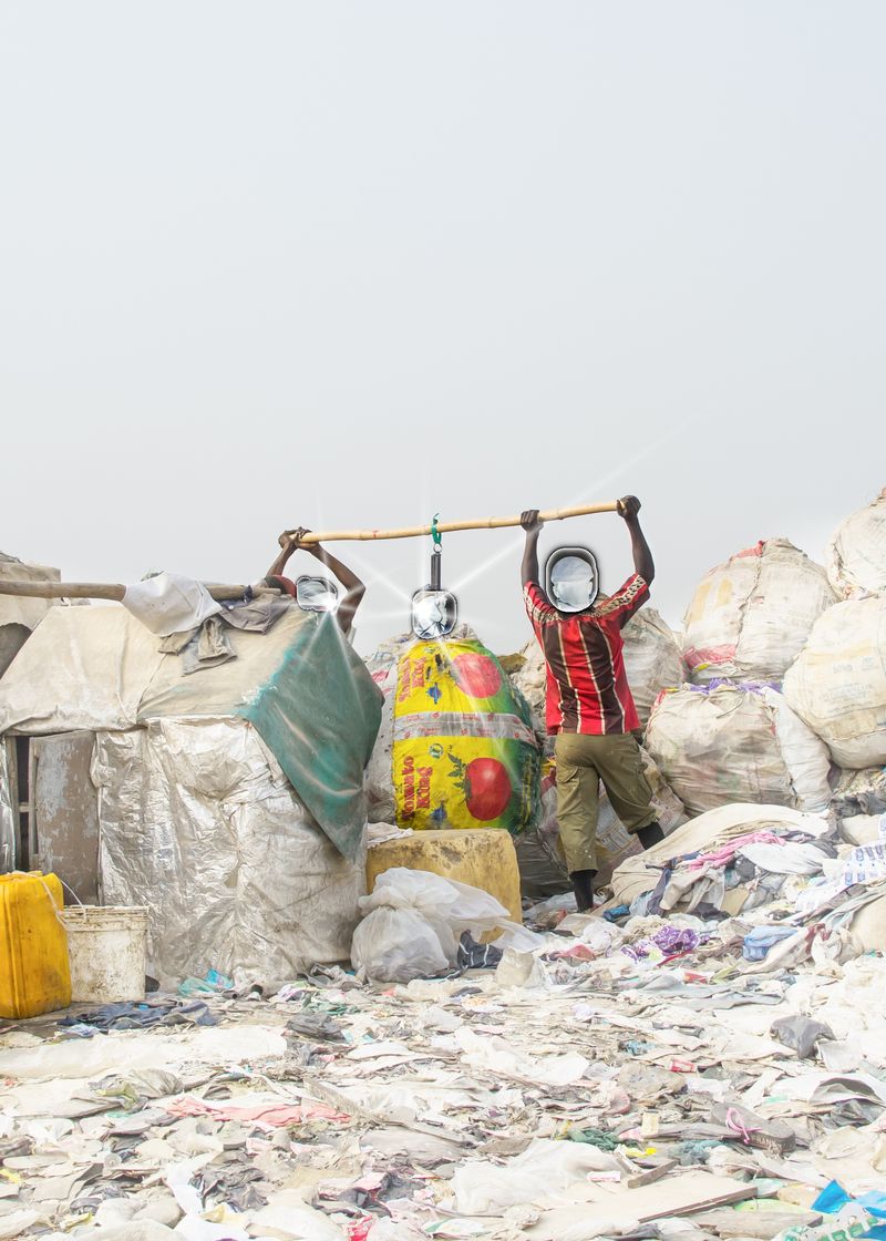 © Aàdesokan - Image from the WASTE IDENTITY: BOLA BOLA LIVING photography project