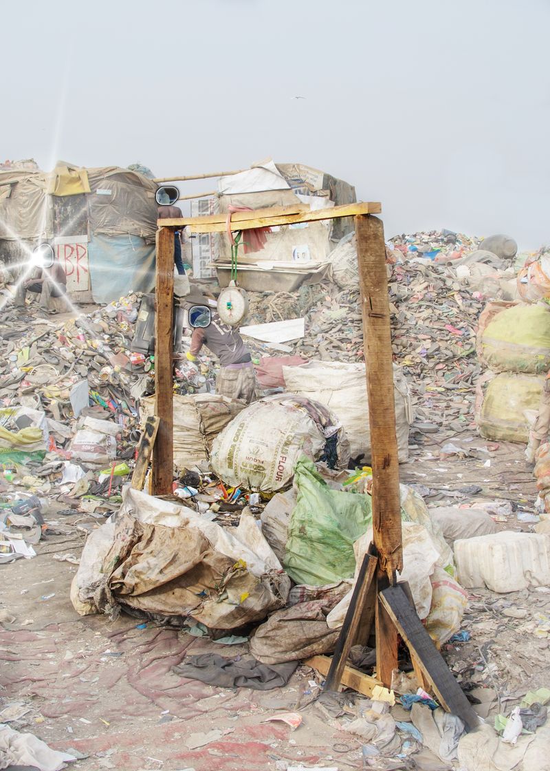 © Aàdesokan - Image from the WASTE IDENTITY: BOLA BOLA LIVING photography project