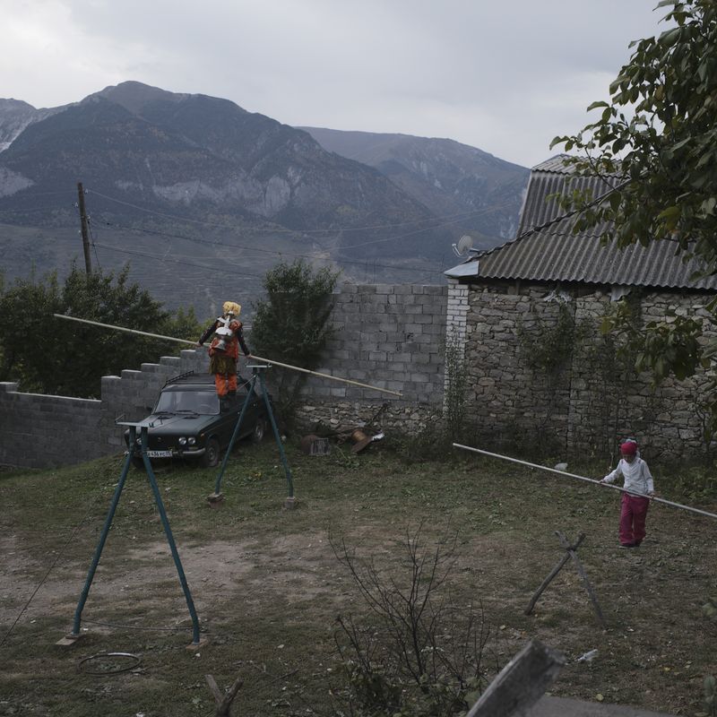 © Johanna Maria Fritz - Patimat (9) and Patimat (8) on the rope Karachi, Dagestan, russia 2018.