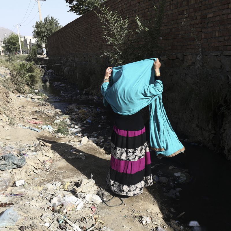 © Johanna Maria Fritz - Miriam next to the Kabul River in Kabul.
