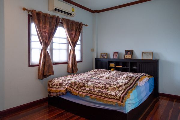 © Natcha Wongchanglaw - Image from the His Invisible Presence photography project