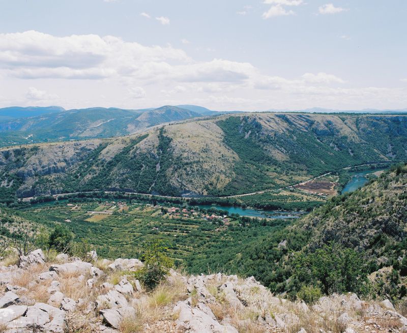 © Teva Cosic - Image from the Puno puno, laku noć (lots and lots, goodnight) photography project