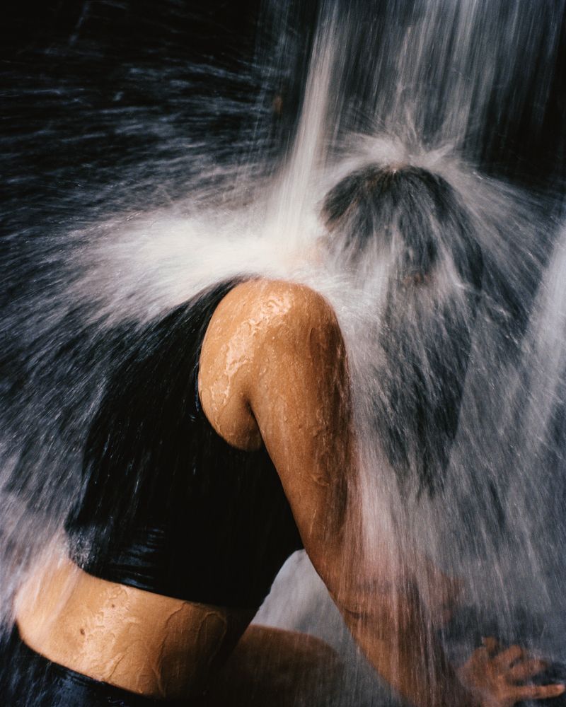 © Teva Cosic - Image from the The Birdsong is Deafening photography project