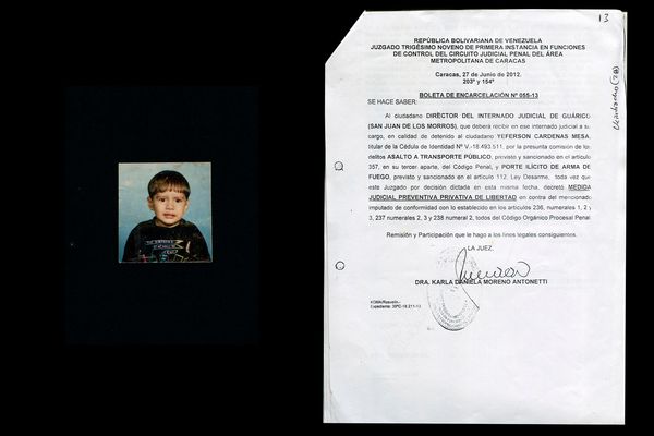 © Oscar B.  Castillo - Image from the Under our control - "Esos que saben" photography project