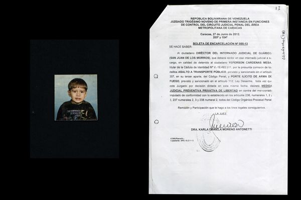 © Oscar B.  Castillo - Image from the Under our control - "Esos que saben" photography project