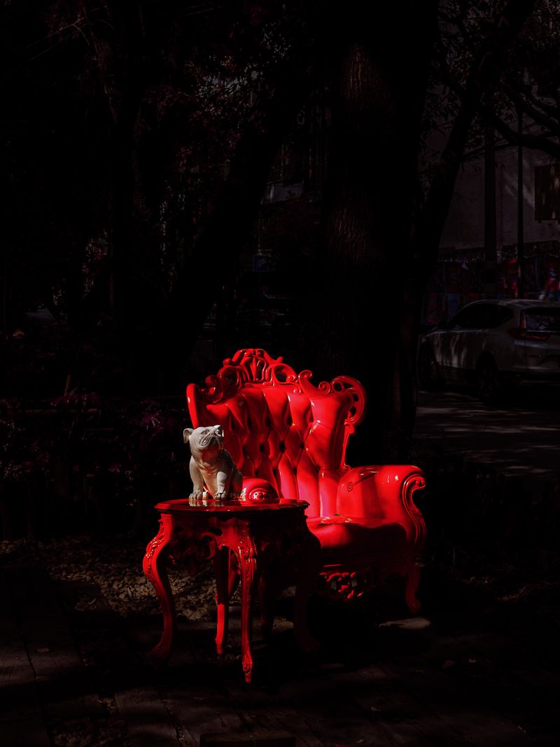 © Tommy Lei - Red Chair