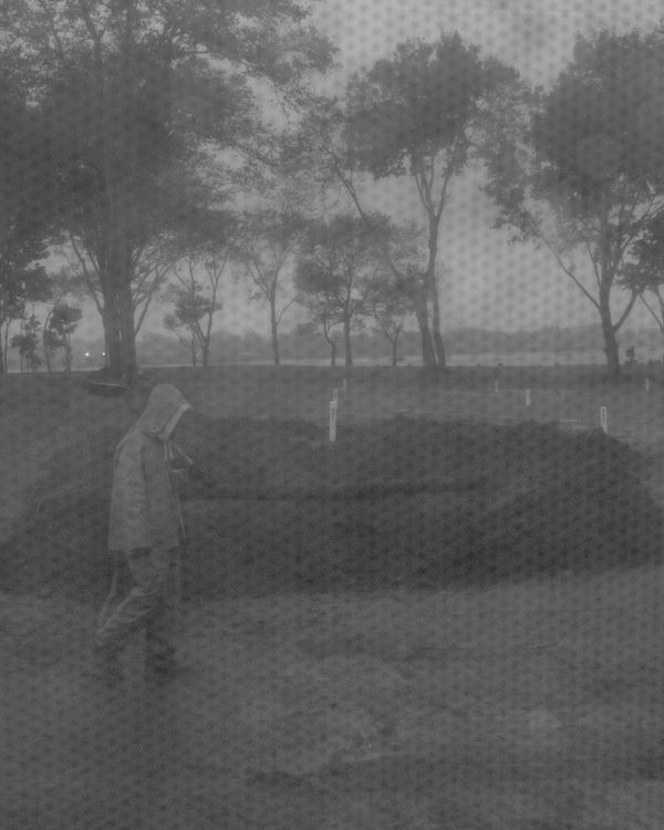 © Michael Valiquette - Image from the Hart Island photography project