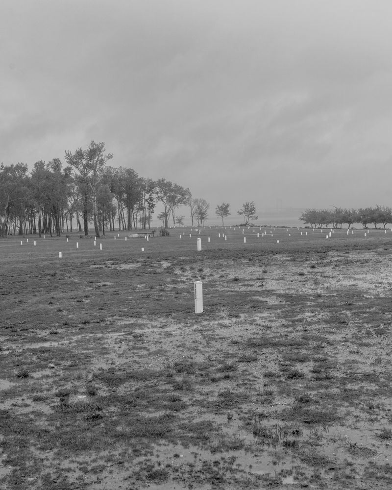 © Michael Valiquette - Image from the Hart Island photography project