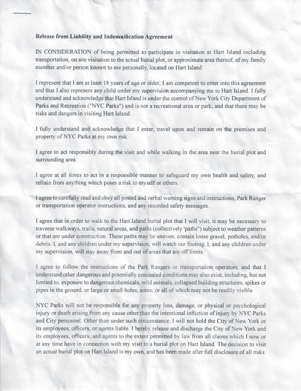 © Michael Valiquette - Image from the Hart Island photography project