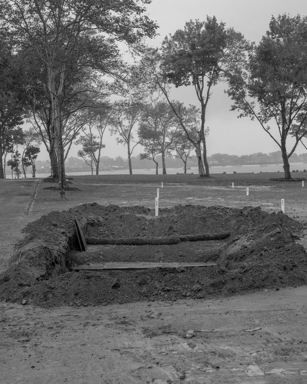 © Michael Valiquette - Image from the Hart Island photography project