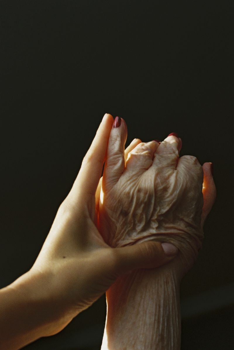 © Lara Kalecik - Image from the We Once Knew How to Hold photography project