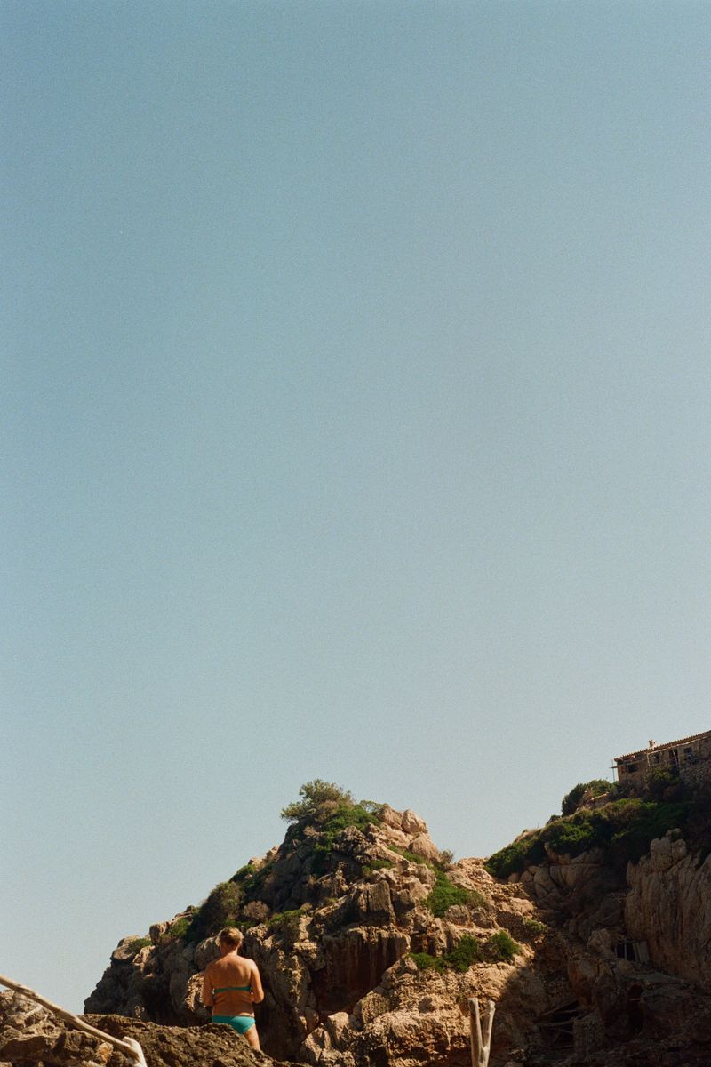 © Lara Kalecik - Image from the All the Bodies are Forms of Water photography project