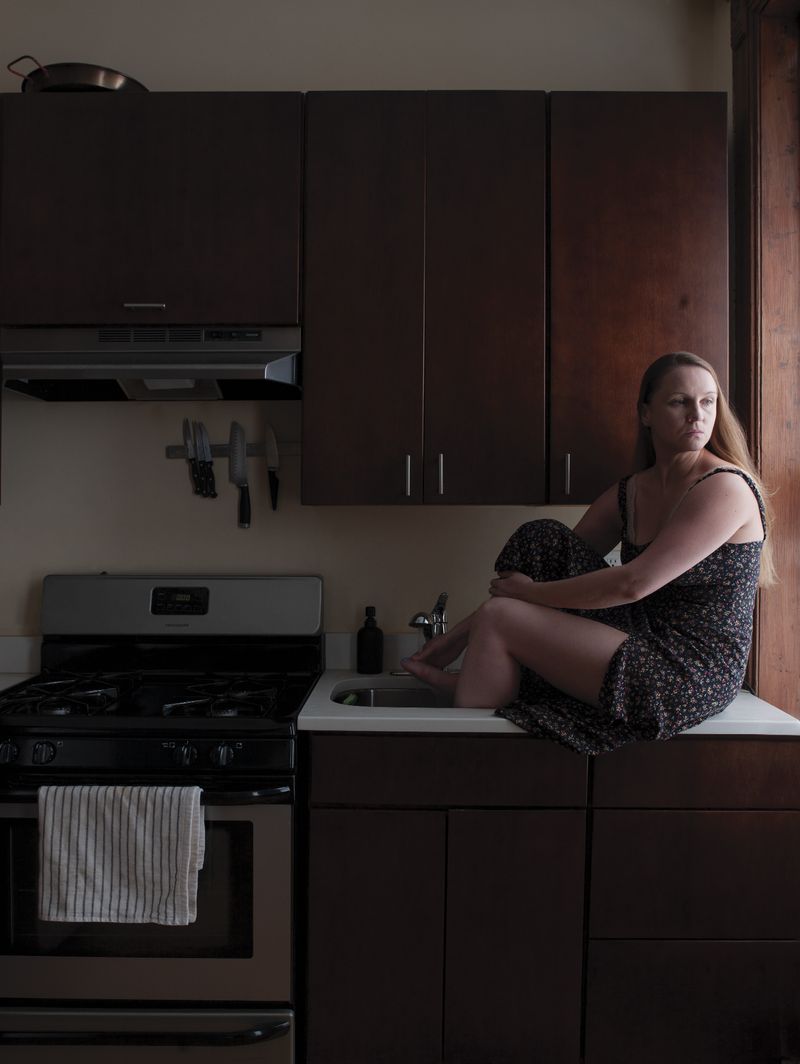 © Magdalena Gacek - Image from the STILL LIFE WITH SINGLE GIRL photography project